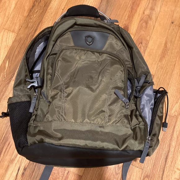 Travelers Choice Backpack. EUC - Picture 11 of 16